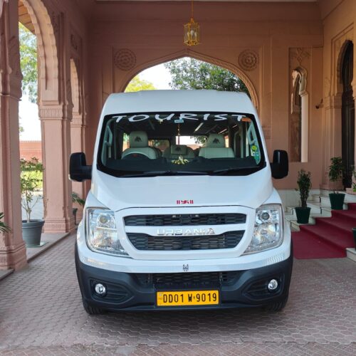 Mini Van Tempo Traveller